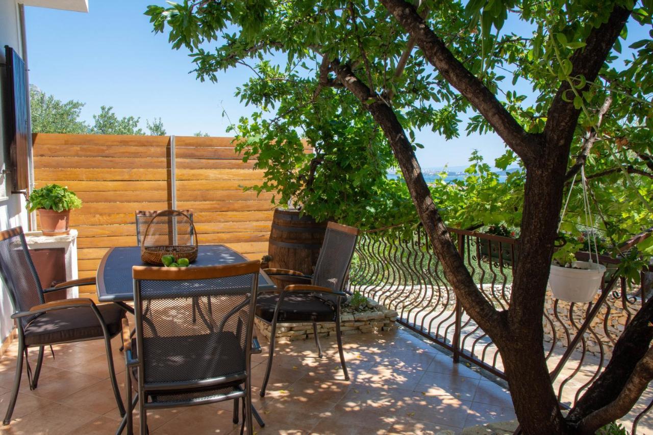 Plum * Kastel Stari